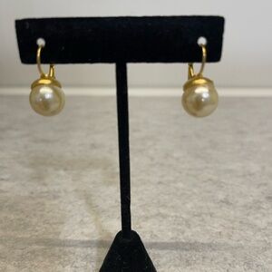 Gold and Pearl Drop Earrings 💕